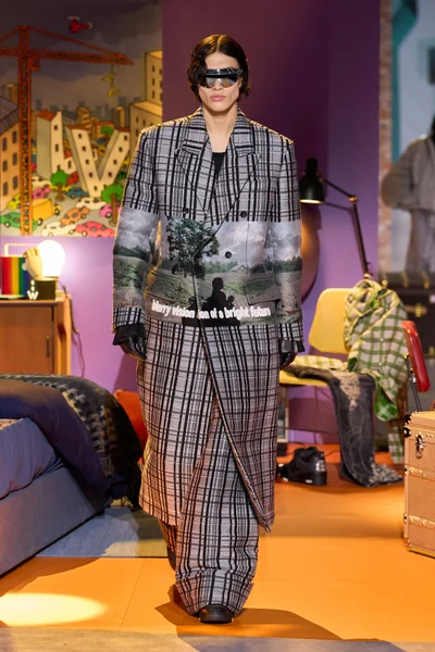 Look 30